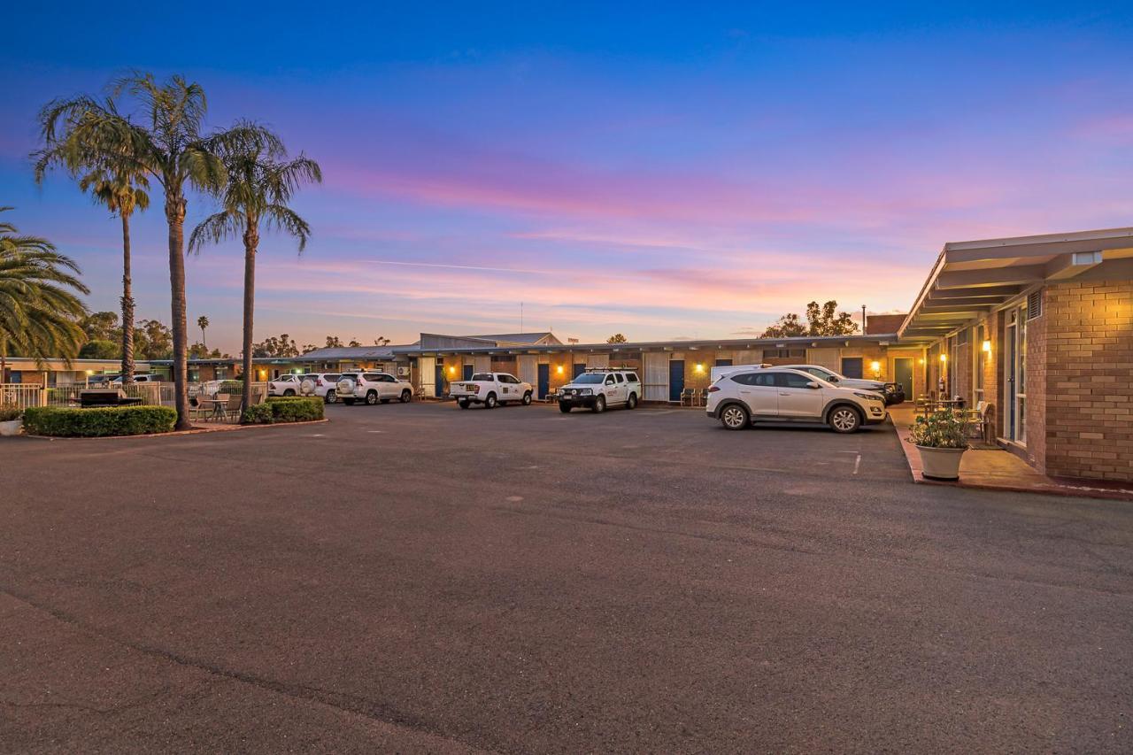 Plainsman Motel Forbes Esterno foto