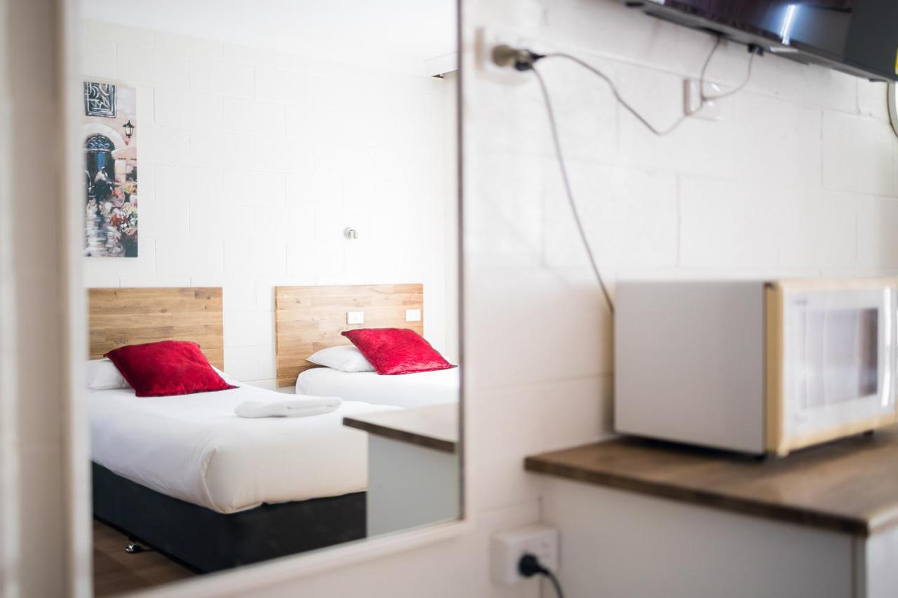 Plainsman Motel Forbes Esterno foto