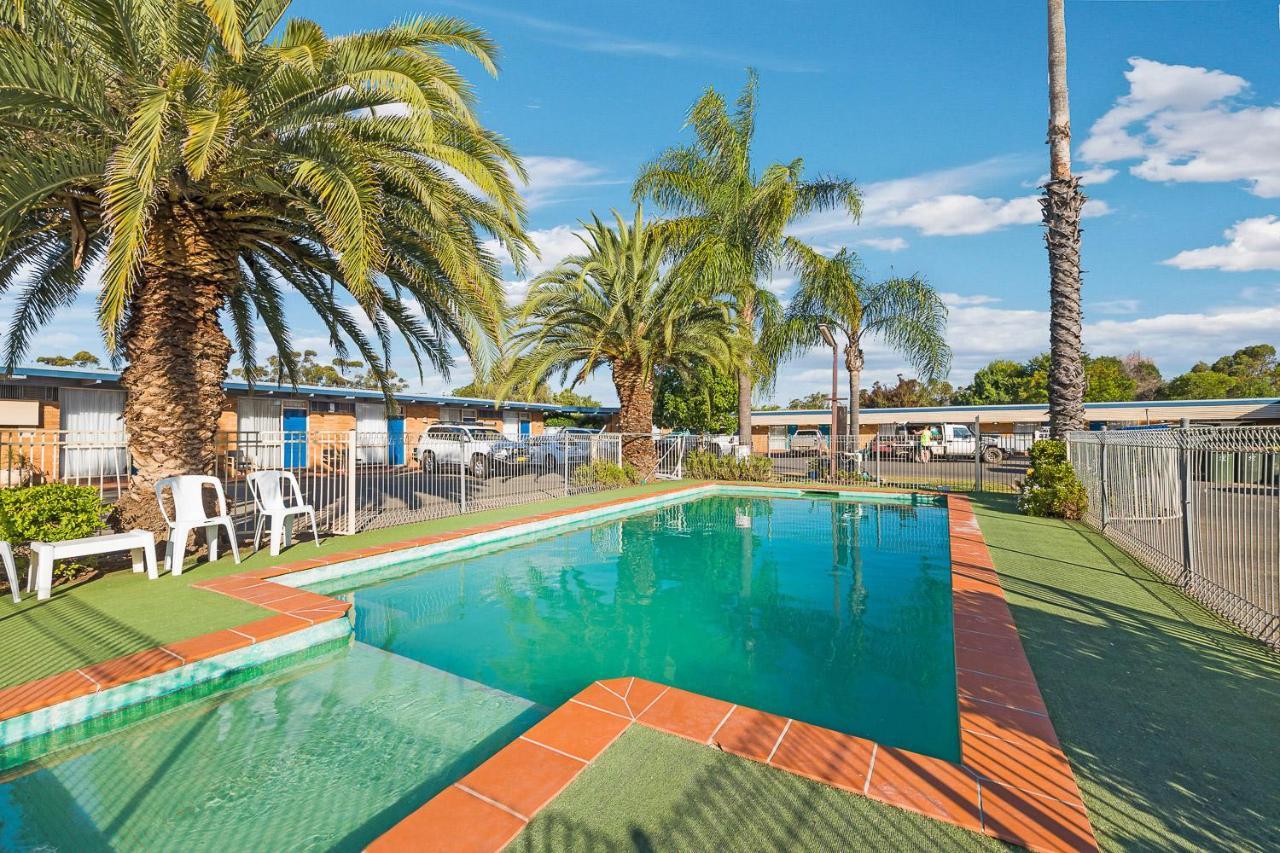 Plainsman Motel Forbes Esterno foto