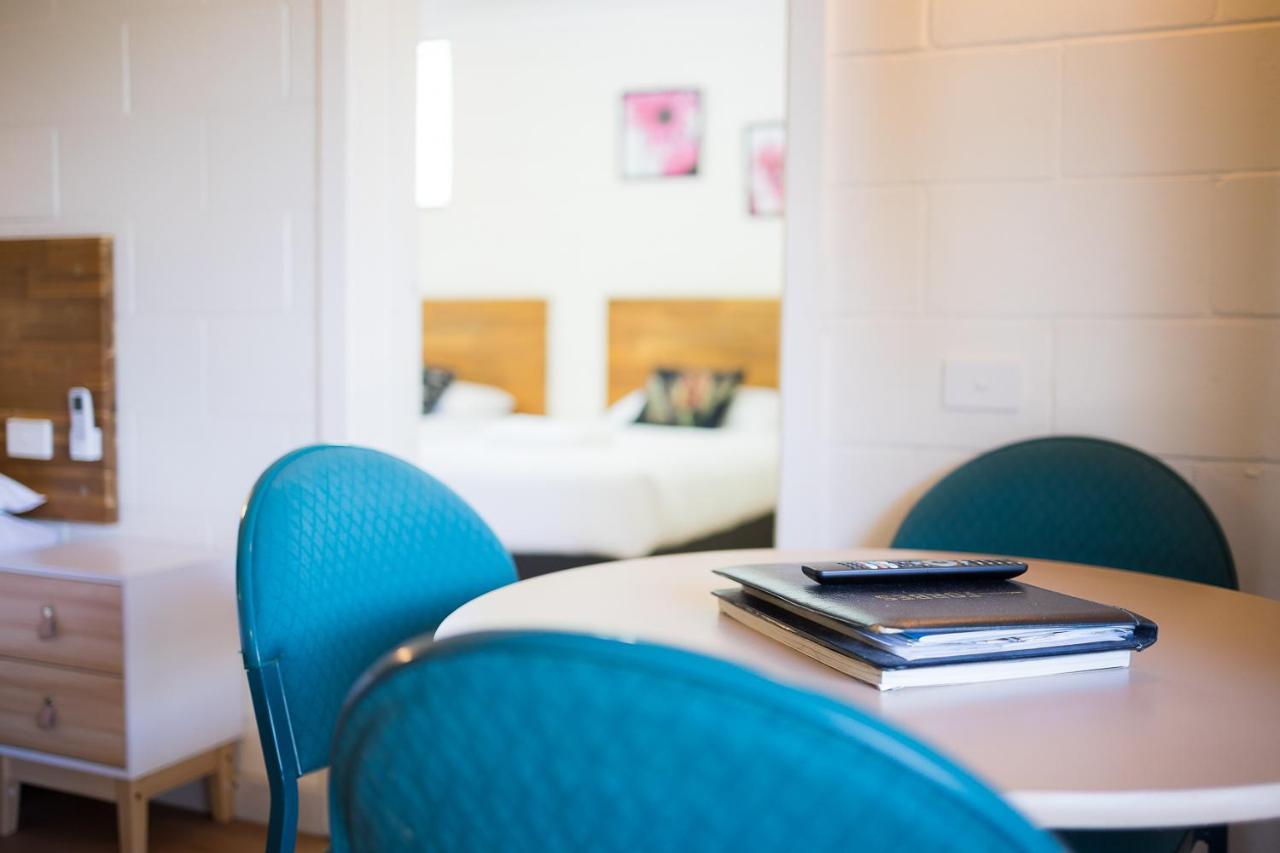 Plainsman Motel Forbes Esterno foto