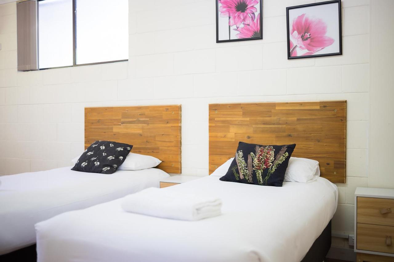Plainsman Motel Forbes Esterno foto