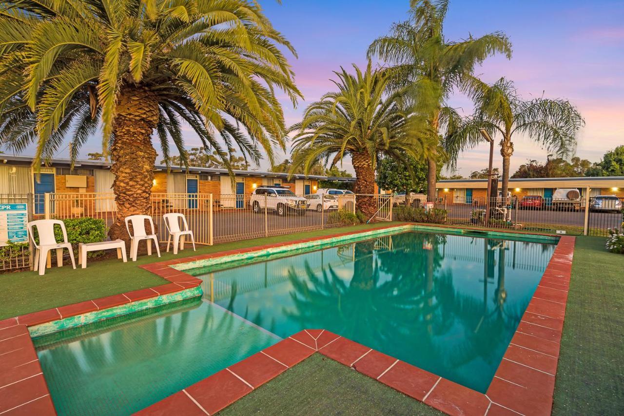 Plainsman Motel Forbes Esterno foto