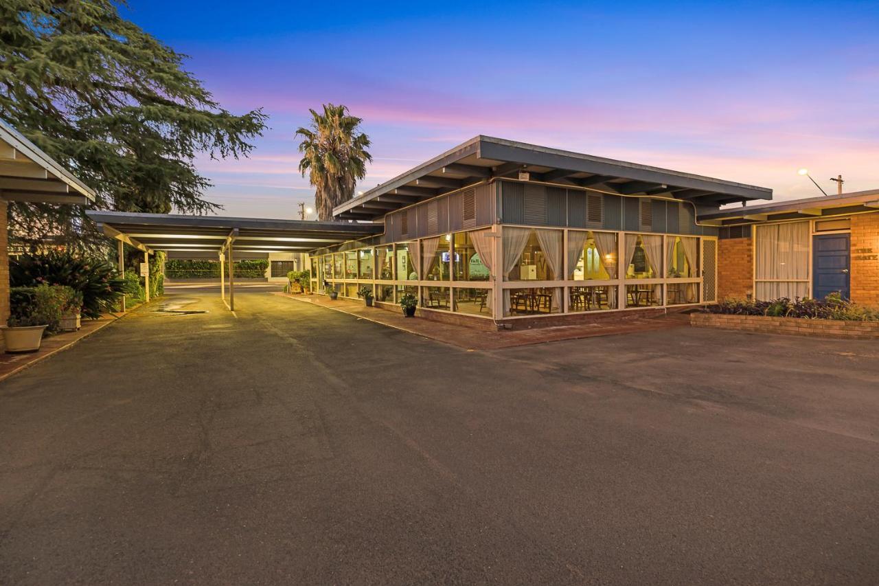 Plainsman Motel Forbes Esterno foto