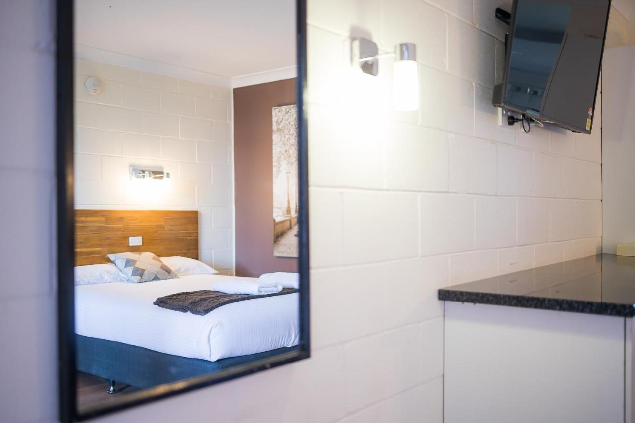Plainsman Motel Forbes Esterno foto