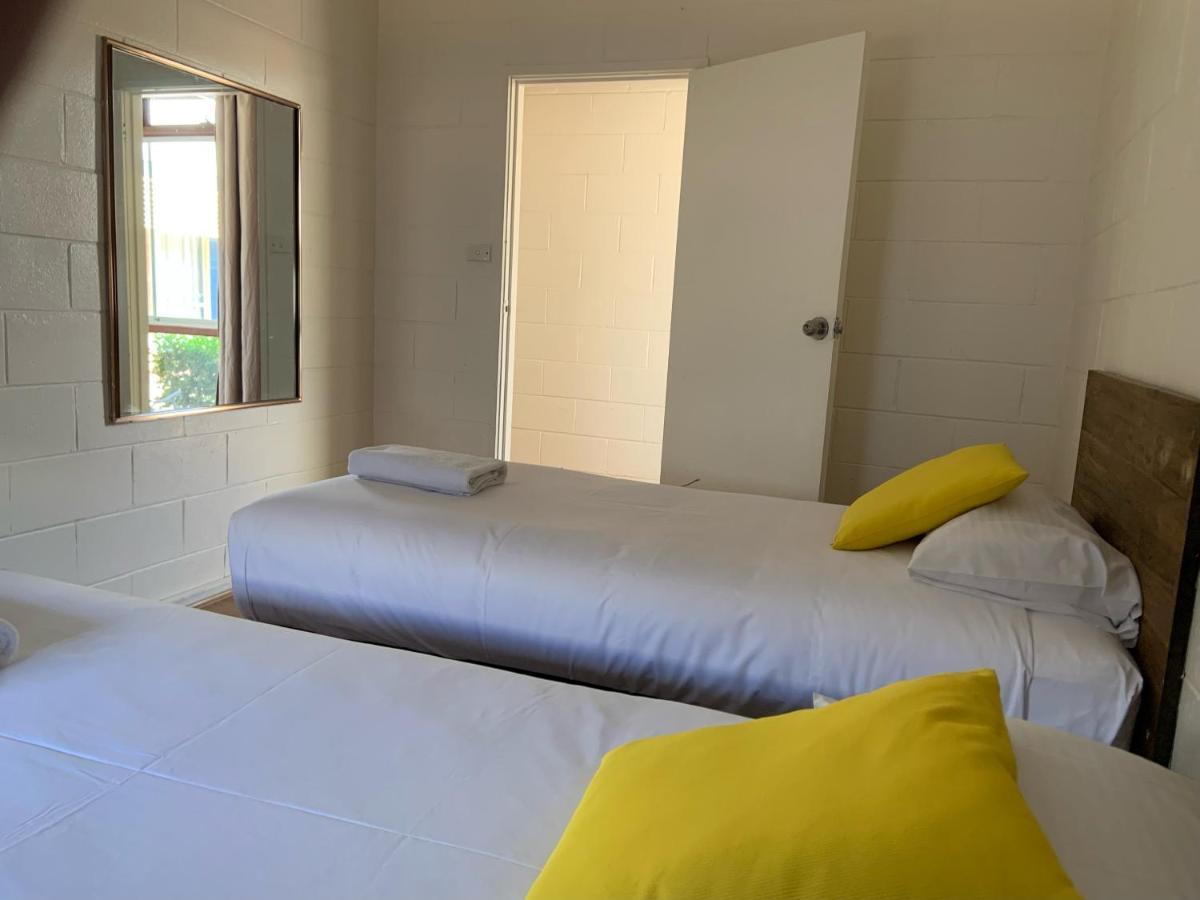 Plainsman Motel Forbes Esterno foto